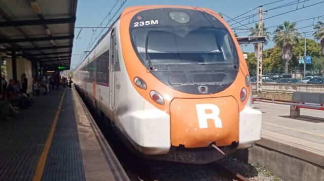 Imatge del tren de Rodalies a Mataró