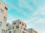 El Ple municipal aprova mesures per abordar l’emergència habitacional a Mataró