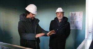 Collboni signarà aquest dimarts el decret per mantenir la suspensió de la ZBE per la situació “inacceptable” de Rodalies