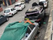 Indignació veïnal a Mataró per vehicles calcinats i deixalles acumulades al carrer