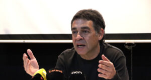 El síndic de Barcelona no veu sentit a convocar taules per “reflexionar” sobre sensellarisme: “S’ha de ser més operatiu”