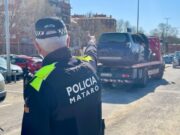 La Policia Local de Mataró desmantella més de quaranta vehicles abandonats en quatre mesos