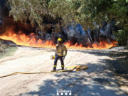 VÍDEO | Continuen les flames a Òrrius: 30 dotacions dels Bombers i 4 helicòpters contenen l’incendi