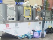 Denúncia veïnal per l’acumulació de brossa a la Plaça Santa Anna de Mataró