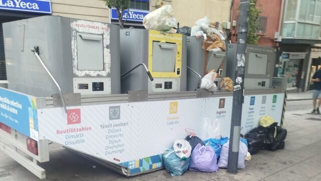 Imatge de l'acumulació de brossa a Mataró (Antoni Bellavista Bufill, via xarxes socials)