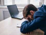La fatiga diària té en l’entorn un factor determinant, segons els experts