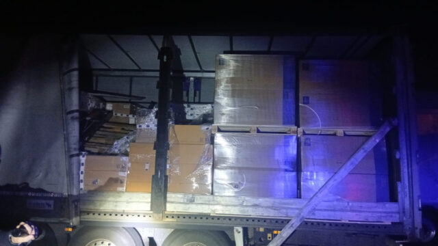 Imatge de la càrrega que transportava el vehicle intervingut a Aiguaviva (Bombers)